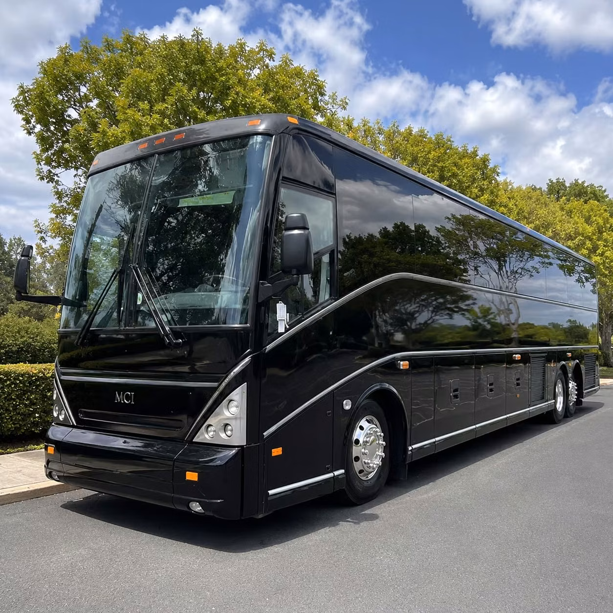 charterbusrentaldearbornmi com makes finding convention and conference shuttle buses in dearborn incredibly easy